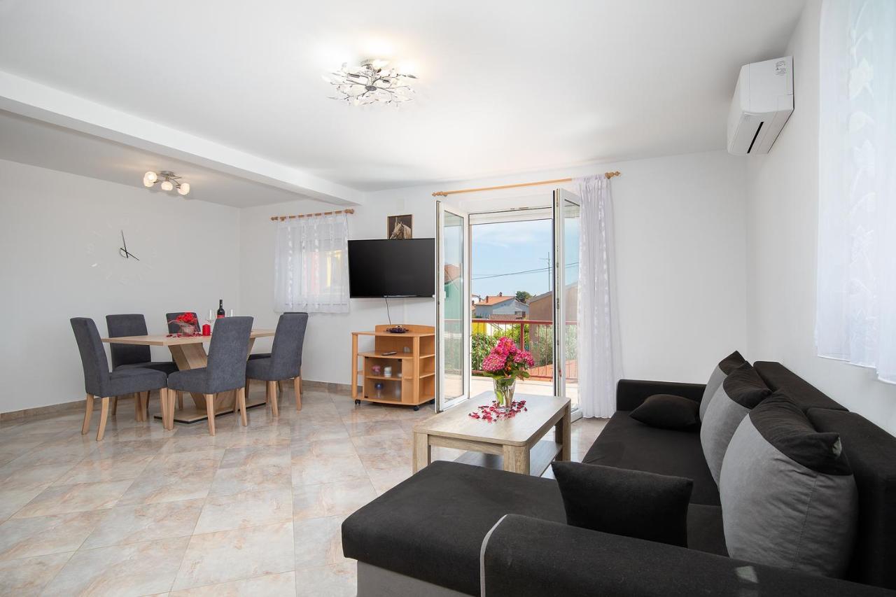 Apartmani Dujmovic Medulin Exteriör bild