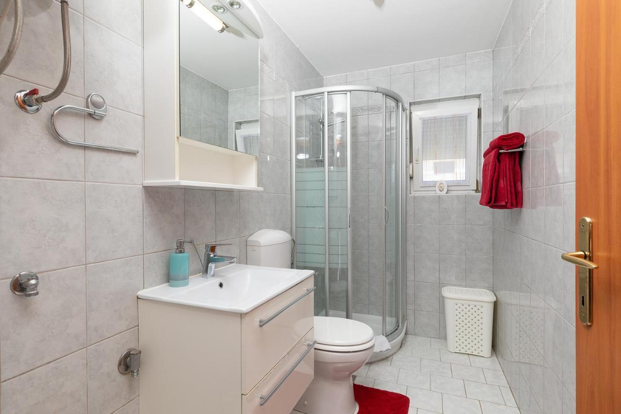 Apartmani Dujmovic Medulin Exteriör bild