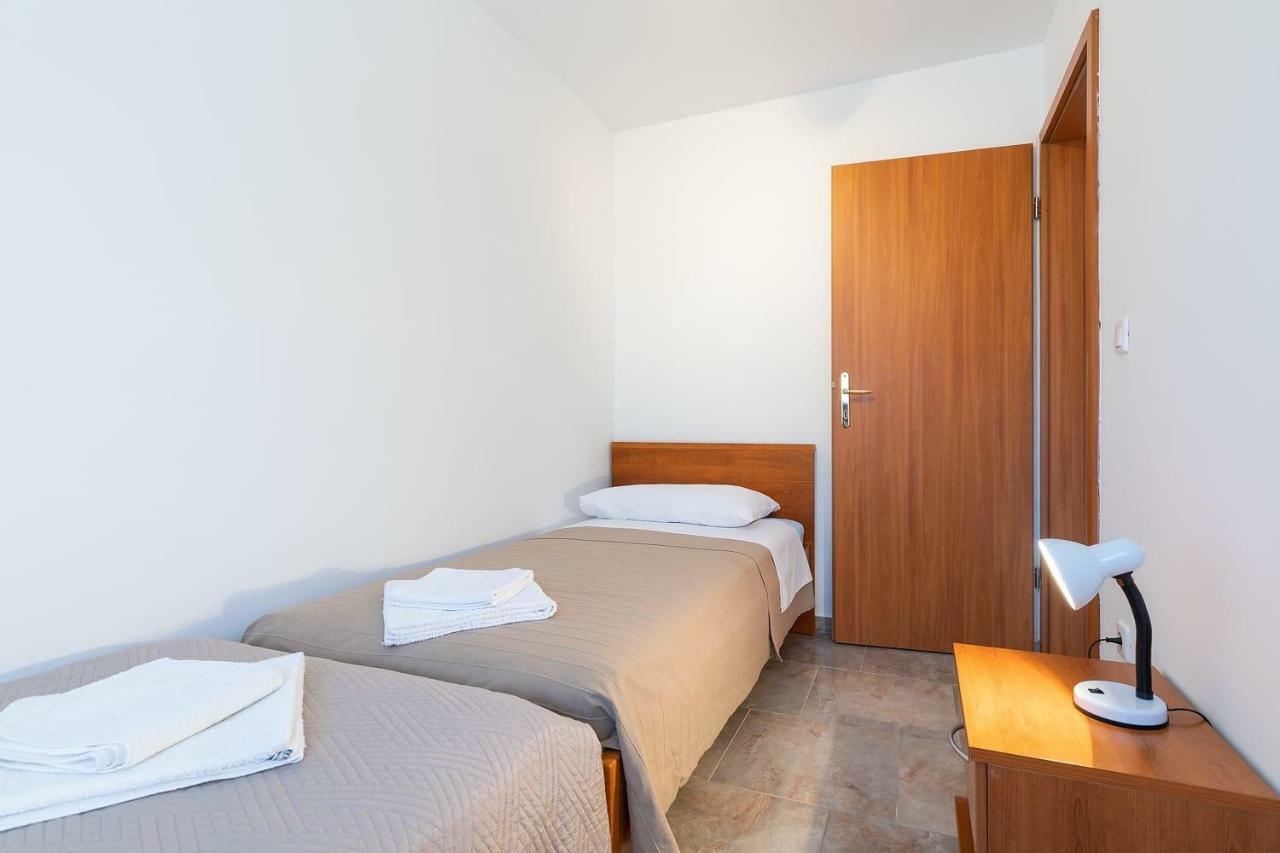 Apartmani Dujmovic Medulin Exteriör bild